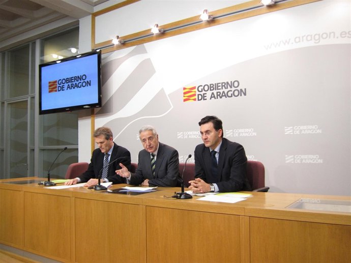 Pablo Munilla, Modesto Lobón y Roque Vicente en la rueda de prensa este lunes