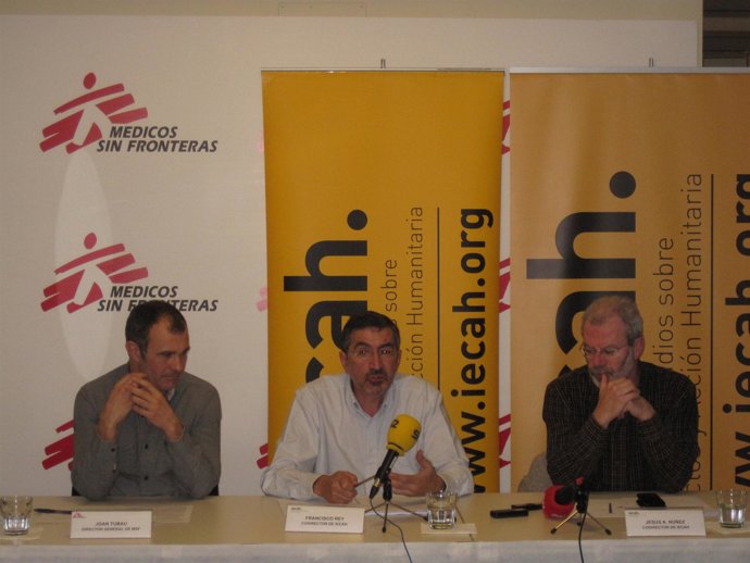 Joan Tubau (MSF), Francisco Rey y Jesús Núñez (IECAH)
