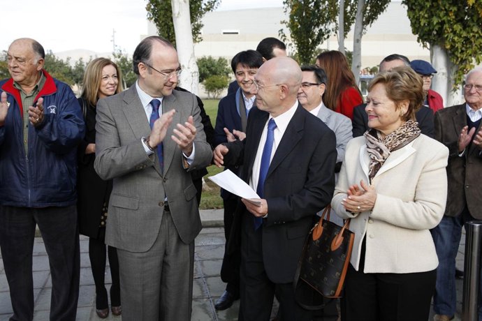 Homenaje al exalcalde Santiago Martínez Cabrejas