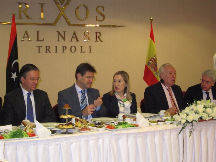 Los ministros Margallo y Pastor en Libia