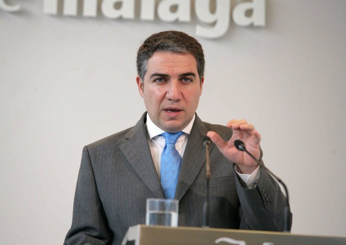 El presidente de la Diputación de Málaga, Elias Bendodo, 