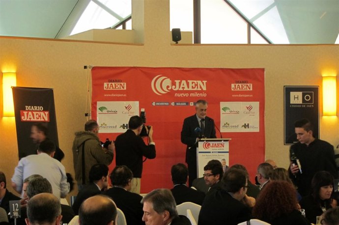 El presidente de la Junta de Andalucía, José Antonio Griñán, interviene en foro.