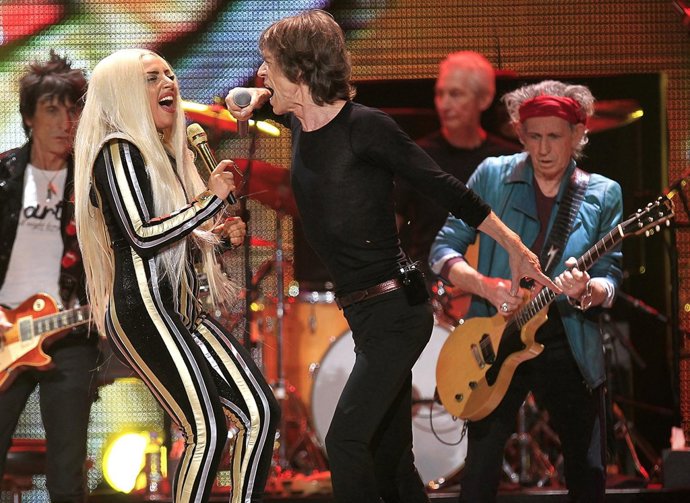 Lady Gaga junto a Mick Jagger 