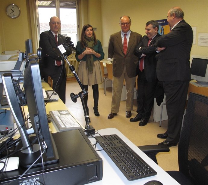 Inauguración del puesto de estudio para discapacitados de la UPM