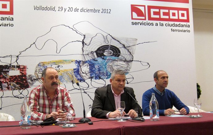 Huete (i), Cáceres (c) y Nicolás (d), del sector ferroviario de CC.OO.