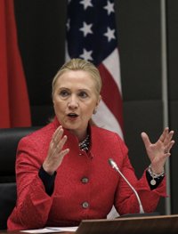 Clinton refuerza la seguridad en los locales de EEUU en el extranjero