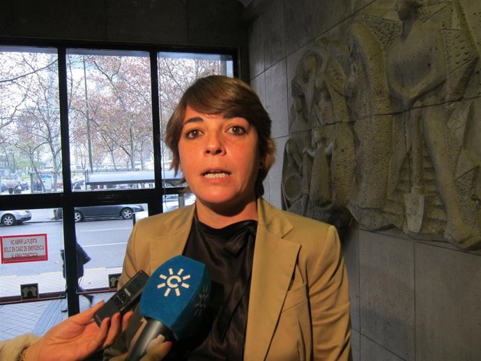 La consejera andaluza de Fomento, Elena Cortés