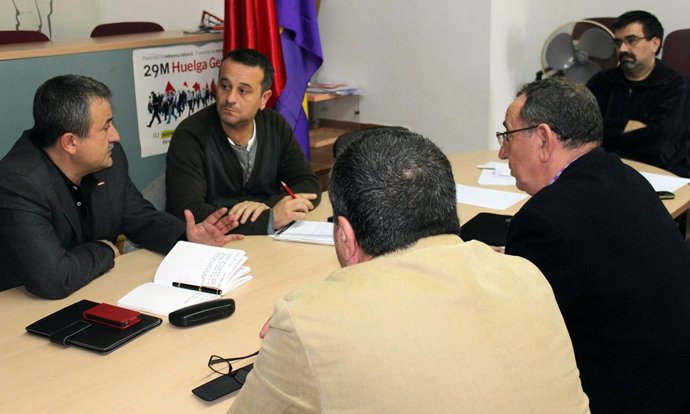 Un delegación de CCOO-Andalucía con miembros de IU
