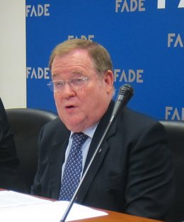 Vigón interviene en el acto.