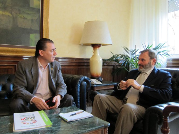 Lillo junto al secretario general de UPA-A hoy