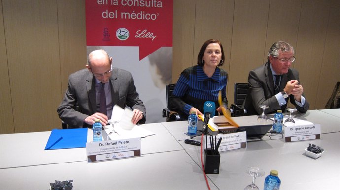 Prieto, Millán y Moncada, durante la presentación del informe