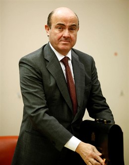 Ministro de Economía, Luis de Guindos, en el Congreso de los Diputados