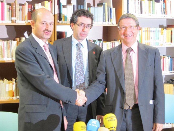 A.Daura (Gremi Llibreters), O.Izquierdo (ILC) y N.Castanyer (Abacus)