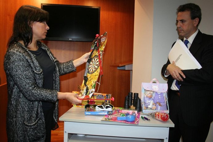 Ordiñaga con juguetes no adecuados