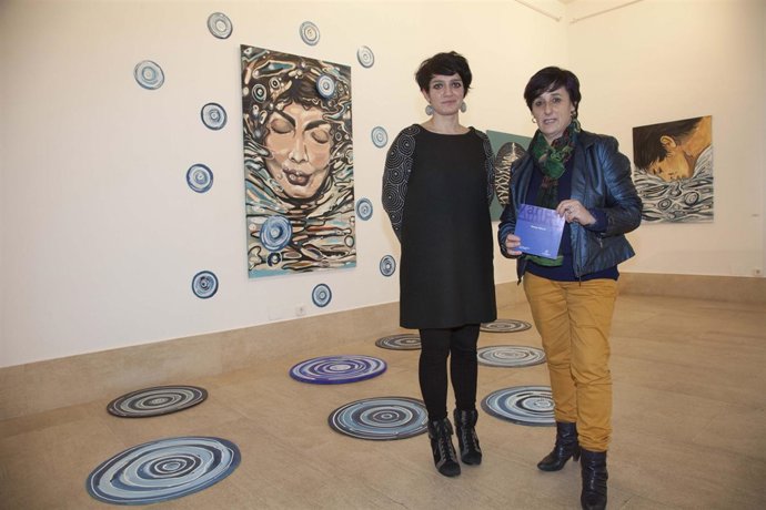 Vanesa Amutio con la concejala de Cultura