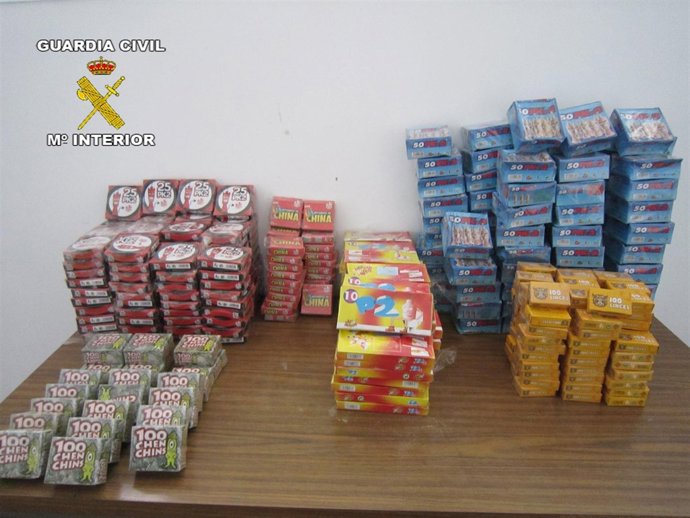 Petardos intervenidos por la Guardia Civil. 