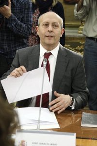 Cataluña se reúne con Wert y las comunidades con voluntad de "rechazo" si no hay cambios