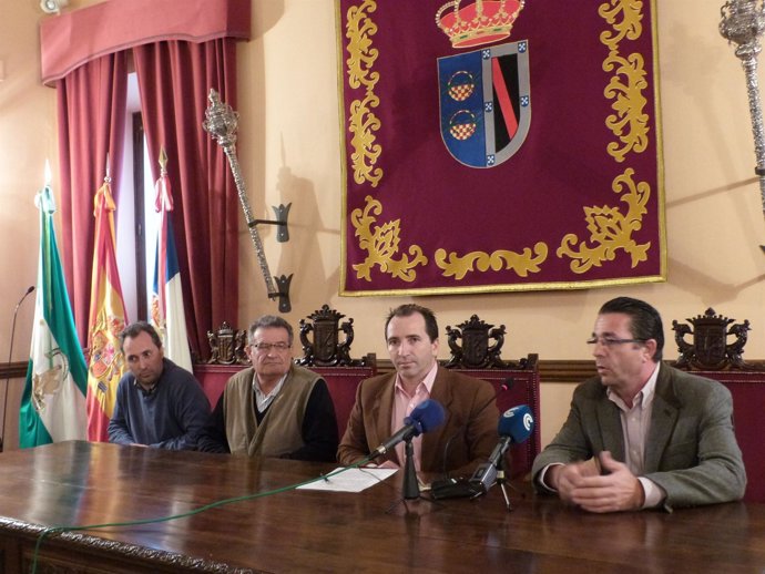 El alcalde de Almonte, José Antonio Iglesias, en rueda de prensa.