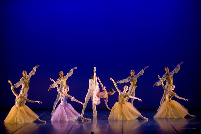 La Bella Durmiente, sueña