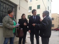 Isern admite no sentirse "cómodo" haciendo inauguraciones, sino que prefiere estar "a pie de calle" visitando barrios