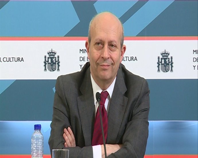 Wert equipara el "tratamiento" de la lengua cooficial al castellano