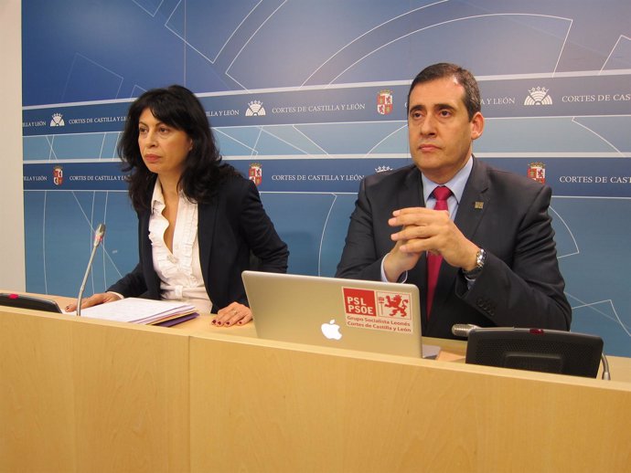 Ana Redondo y Fernández Cardo, en su comparecencia ante los medios.
