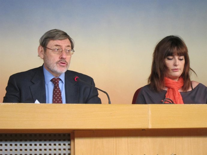 Lissavetzky y Noelia Martínez en rueda de prensa