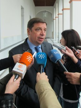 El consejero de Agricultura, Pesca y Medio Ambiente, Luis Planas.