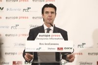 Soria dice que el problema de la industria es "compartido" con la UE