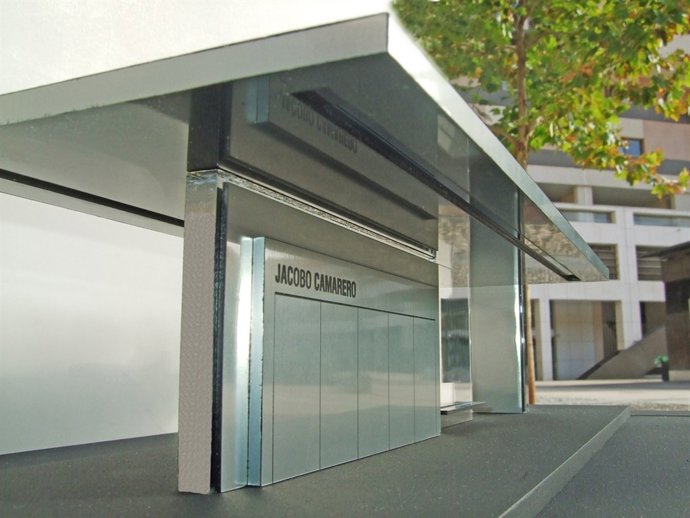 Andén central del metro de Granada