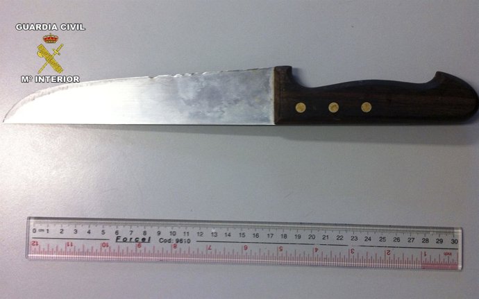 El cuchillo incautado al detenido en la Colonia de Sant Jordi