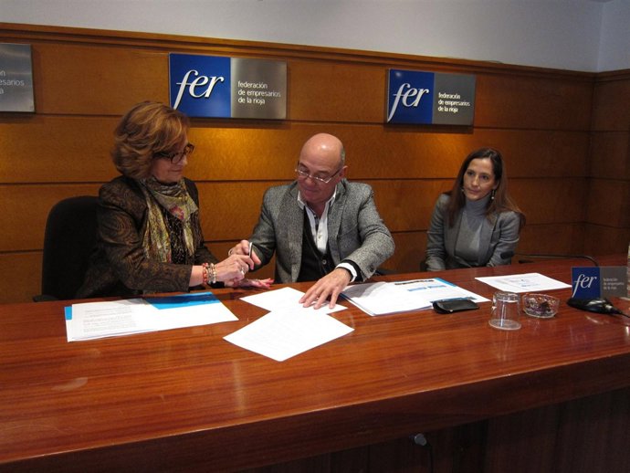 Momento de la firma del convenio