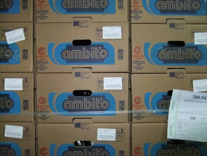 Cajas con alimentos envasados y donados a los bancos de alimentos