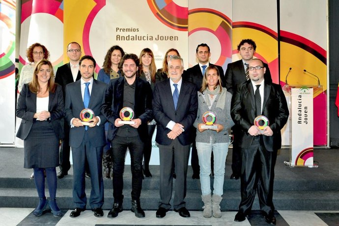Griñán entrega los premios Andalucía Joven