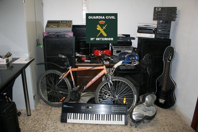 Objetos intervenidos en una operación de la Guardia Civil