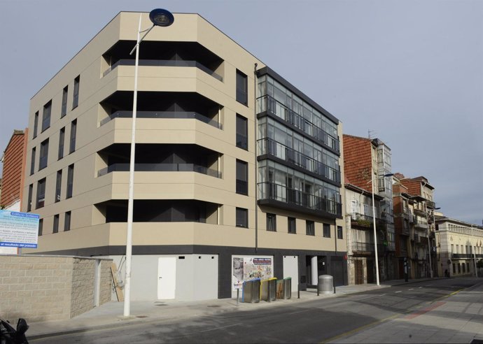 Nuevo edificio de viviendas del número 32 de la calle Alta de Santander