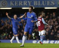 AMP.- Fútbol/Premier.- (Crónica) El 'pichichi' Michu arrebata dos puntos al United y el Chelsea le mete ocho al Villa 