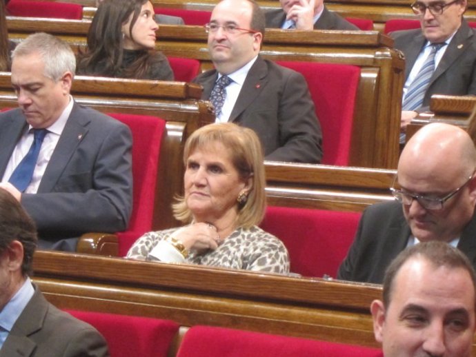 Núria de Gispert, en el hemiciclo del Parlament