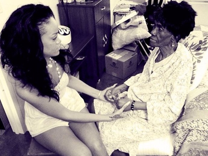 Rihanna y su abuela Dolly