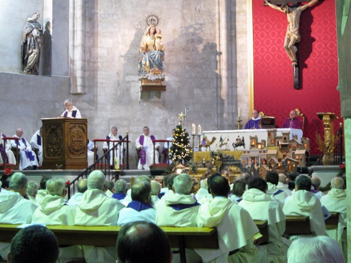 El arzobispo, preside la misa de funeral en San Pablo por José Luis Gago.