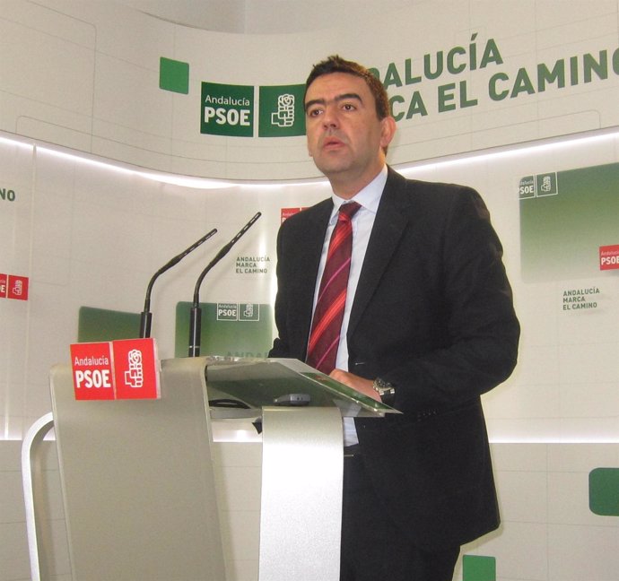 Mario Jiménez, en rueda de prensa
