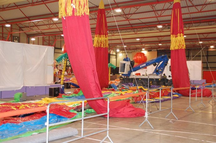 Preparativos de la feria 'Lapislázuli' de Fraga (Huesca)