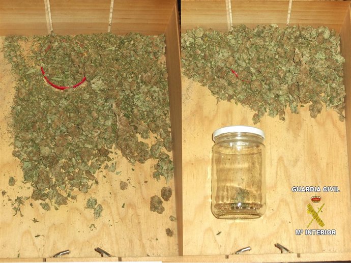 Marihuana en cajones de un detenido