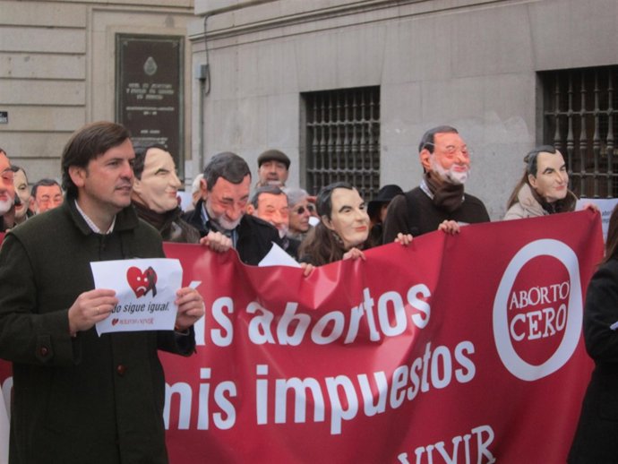 Simpatizantes de Derecho a Vivir piden que sus impuestos no financien abortos