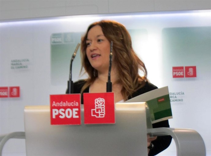 La secretaria de política institucional del PSOE-A, Verónica Pérez, hoy en rueda