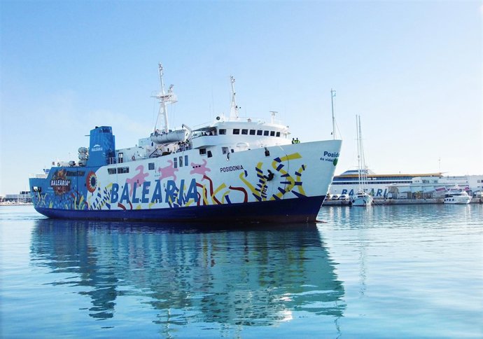 Barco Balearia     