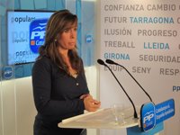 Sánchez-Camacho define al equipo de Mas como un gobierno de "talibanes, radicales y separatistas sometidos a ERC"