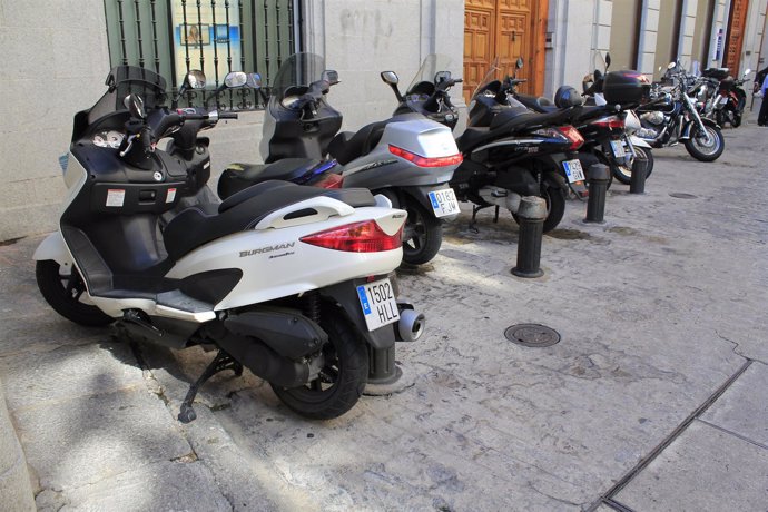 Motos, aparcamiento de motos, zona para motos