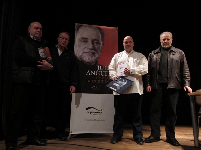 Anguita en la presentación de su libro en Salamanca