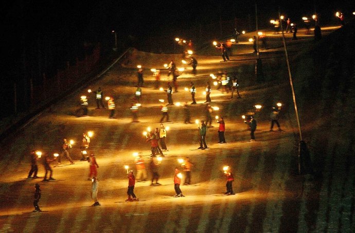 Estación de esquí nocturna